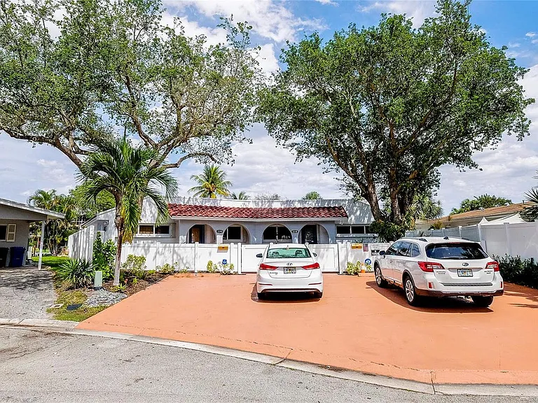 1240 SW 13th Cir — Photo 44