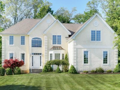 9 Chambry Ct, Freehold, NJ, 07728