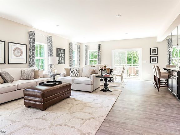 2nd image of 6030 Woodland Bend Dr