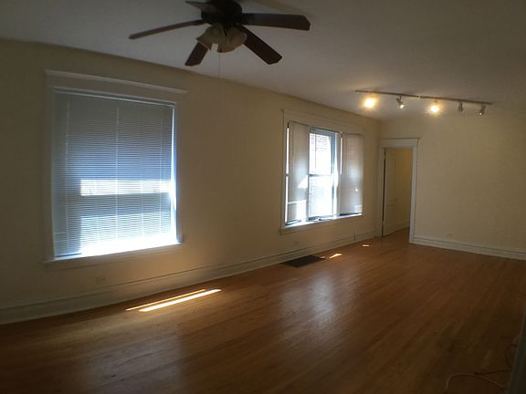 LIVING/DINING