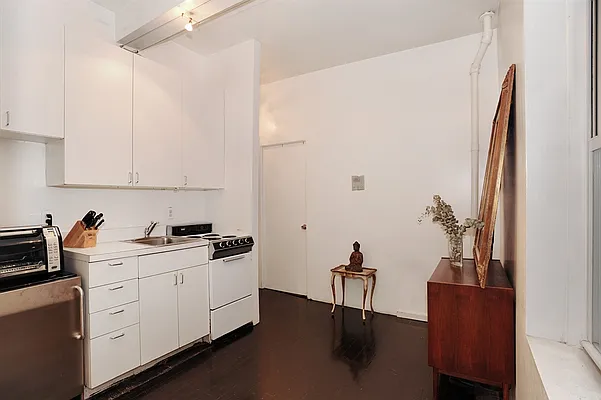 Sold by Corcoran | media 7