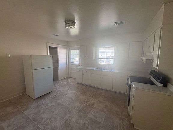 3rd image of 503 Battle St #A