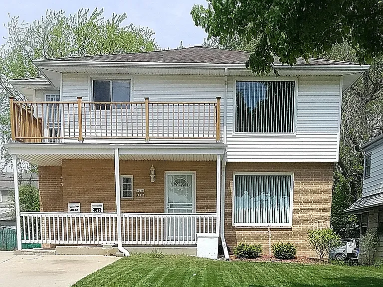 4038 W Green Tree Rd — Photo 2