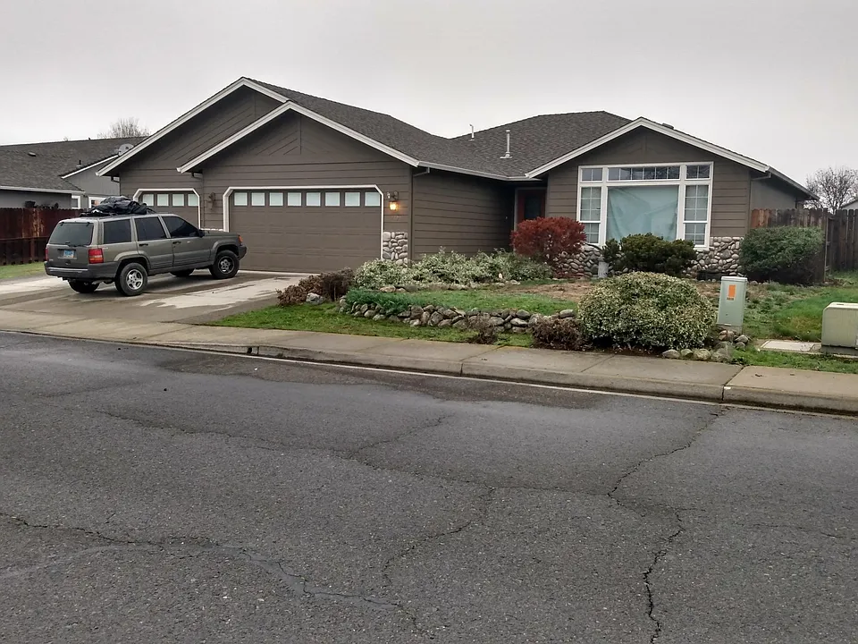 2325 Devonshire Pl