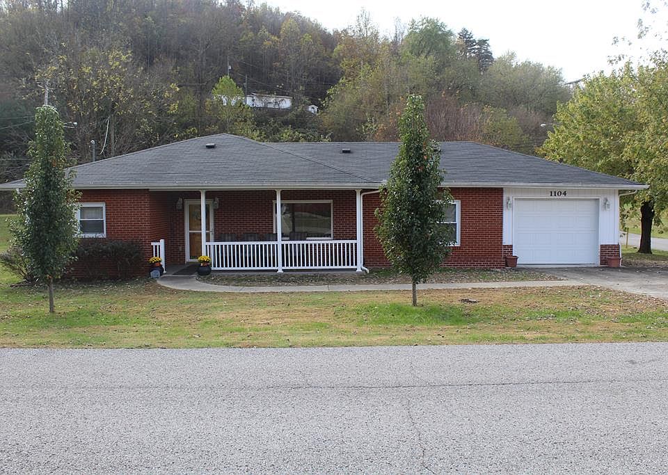 1st image of 1104 Fitch Ln
