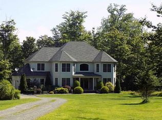 933 Avoy Rd, Lake Ariel, PA 18436