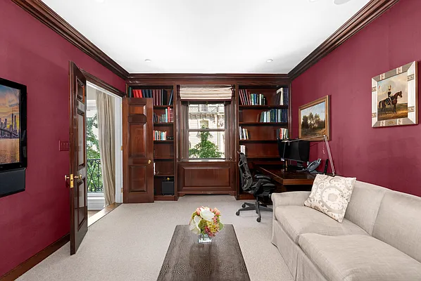 Sold by Sotheby's International Realty | media 11