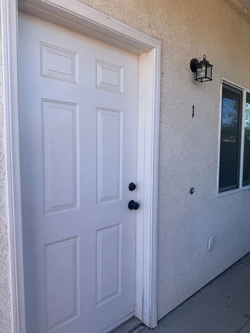 933 Rockwood Ave — Photo 1