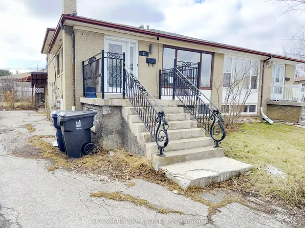 11 Melpham Ct, Toronto, ON M9V 2H2