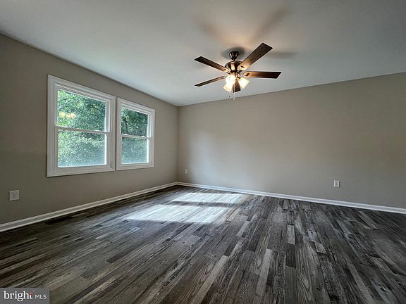 2nd image of 705 Sherwood Ln