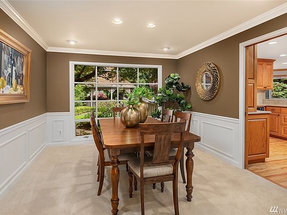What a special addition this window is to enhance any dinner party.  Pocket door is there to close off the kitchen if you wish.  Bon-Appetite! 