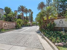 5540 Owensmouth Ave, Woodland Hills, CA