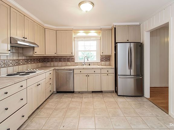 2nd image of 2981 Ormond Dr