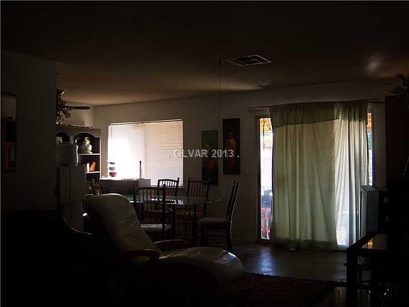 3rd image of 4721 E Chantilly Ave
