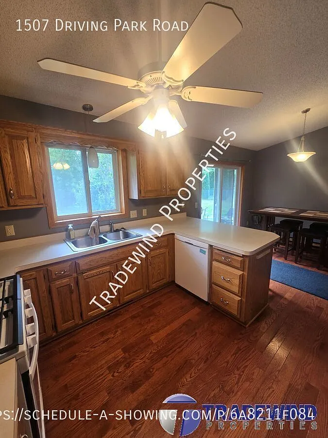 Nice 4 Bed 2 Bath Home — Photo 3