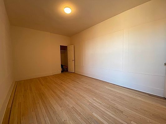 4th image of 4330 46th St APT 5K