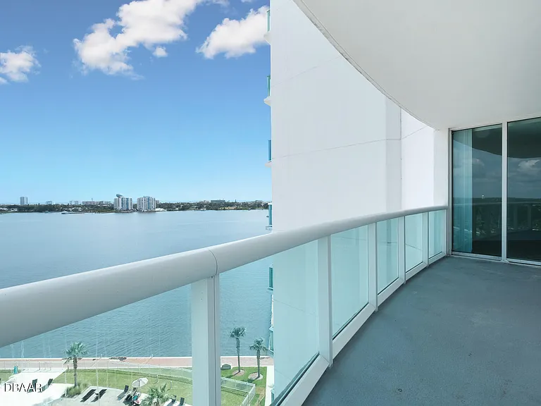 241 Riverside Dr #1006 — Photo 34