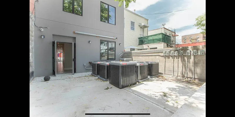 Rented by Delmark Realty LLC | media 20