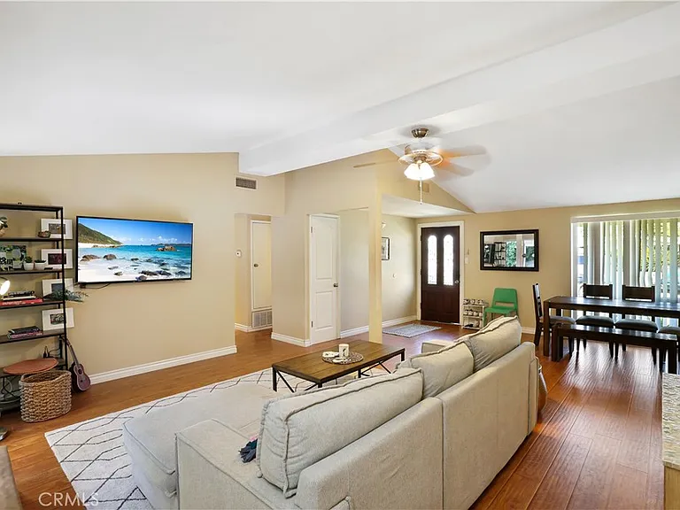 526 N Emerald Dr — Photo 24