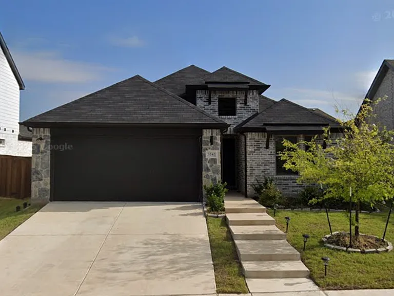 3242 Baehr Dr — Photo 1