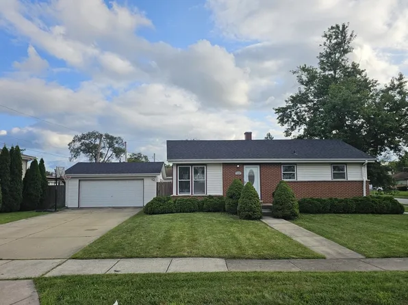 118 N Rose Ave, Addison, IL 60101