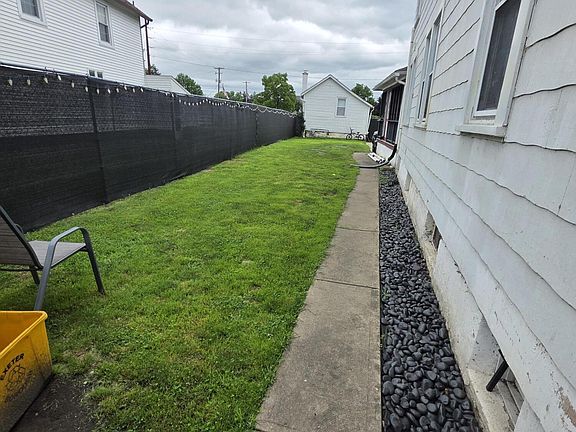 3rd image of 184 Mason St