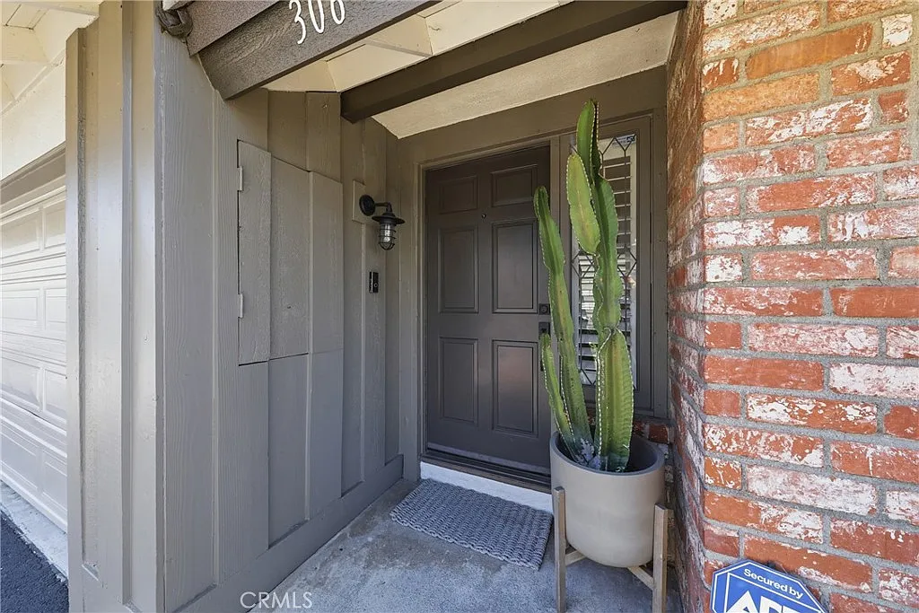 3 bed, 2.5 bath, 1707 sqft, $6,500 — Photo 3