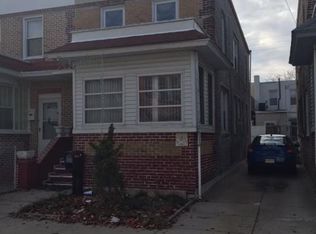18 N Dover Ave, Atlantic City, NJ 08401