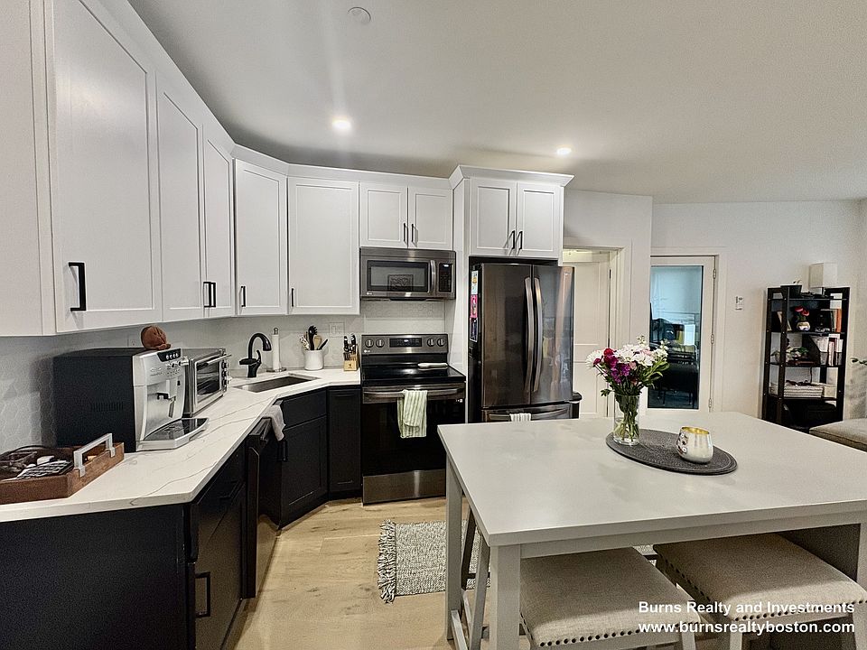 1st image of 144 Old Colony Ave #305