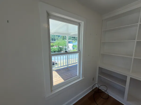 17150 River Ln, Guerneville, CA 95446