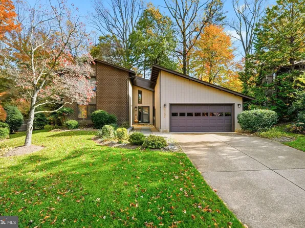 5207 Capon Hill Pl, Burke, VA 22015