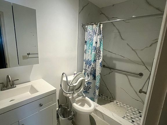 4th image of 1821 NE 62nd Street #424