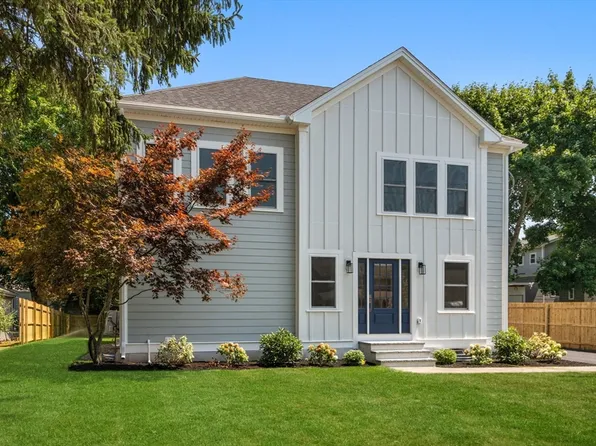 128 Webster St, Needham, MA 02494