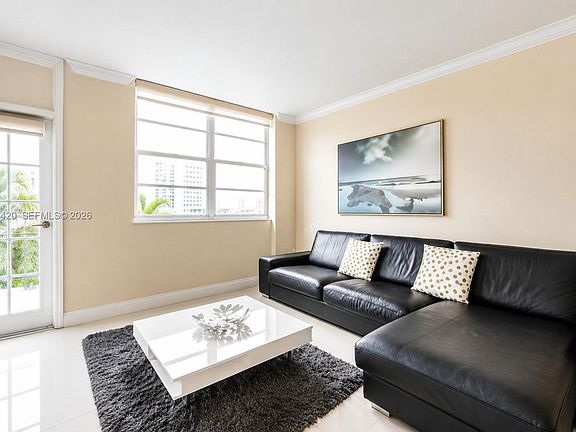5th image of 19370 Collins Ave APT 716