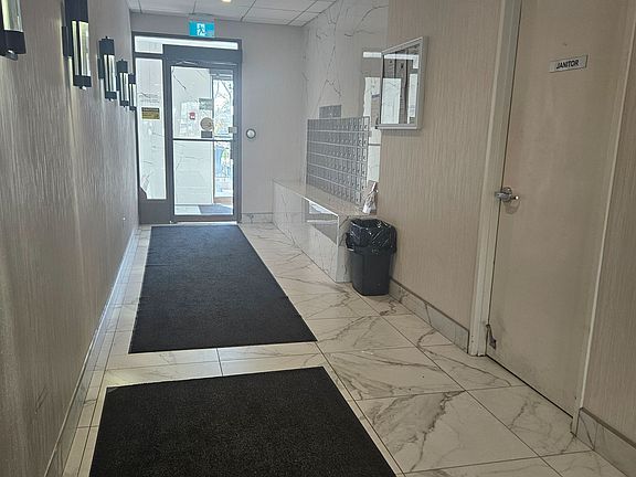 4th image of 2542 Argyle Rd #804