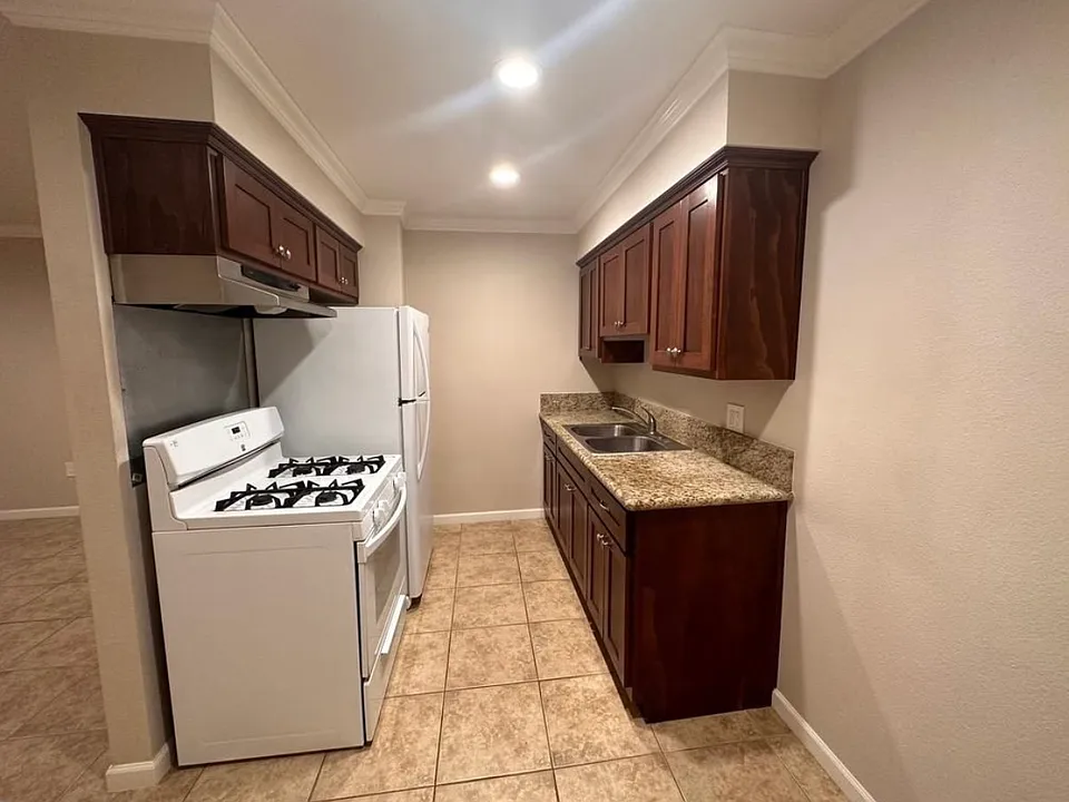 163 S Ash Ave #163