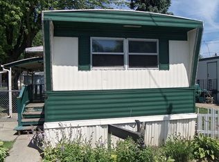 1800 Willow Arms Dr, Ashtabula, OH 44004