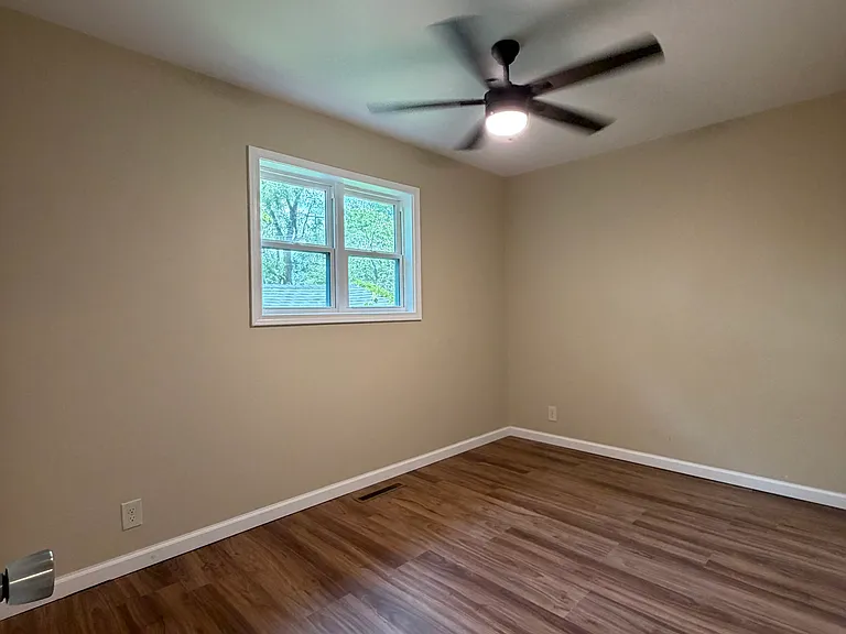 2313 Brown St — Photo 14