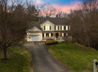 122 Forest Dr, Auburn, NH 03032