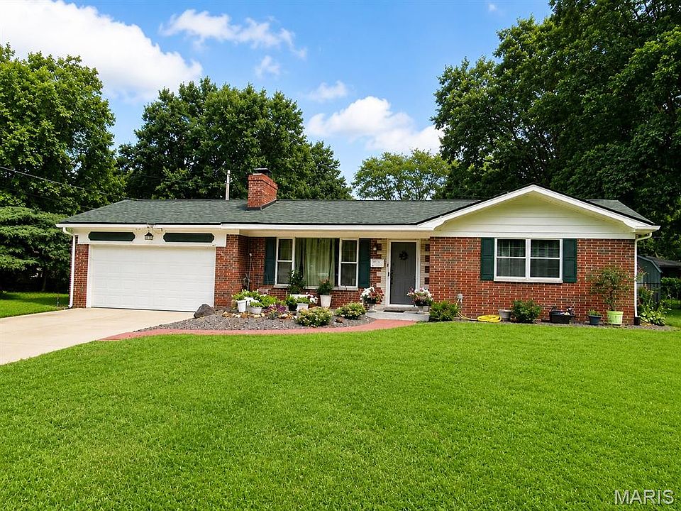 1st image of 414 Brittany Ln