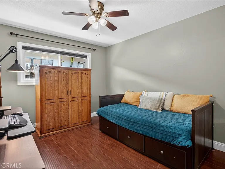 2730 S Poplar St — Photo 16