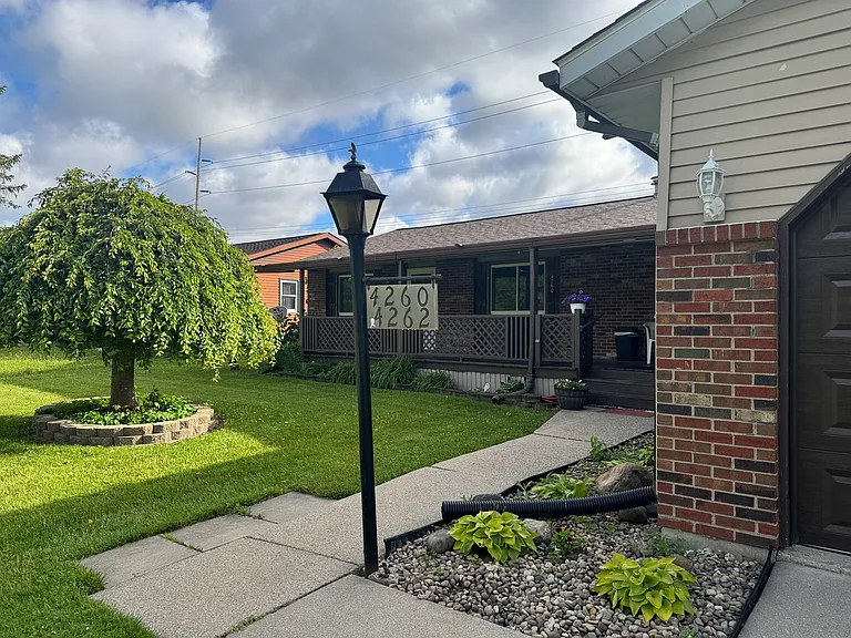 4260 Norman Dr SE — Photo 2