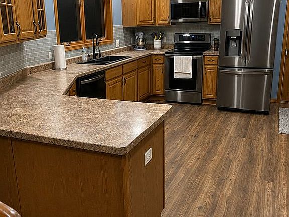 2nd image of 511 W Main St