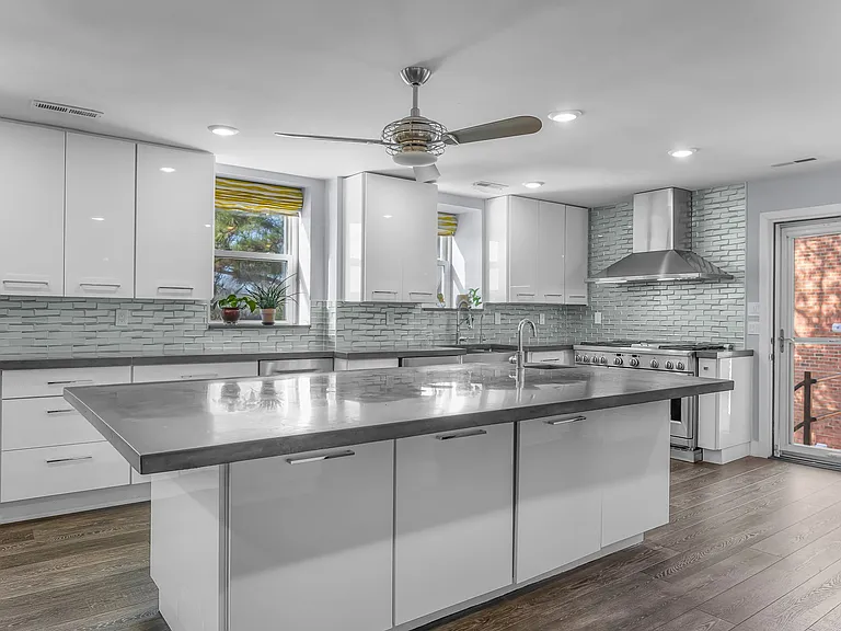 1915 Colonial Ave #6 — Photo 3