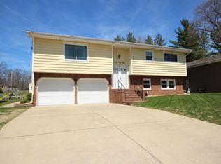 3250 E Vining Dr, Decatur, IL 62521