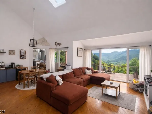 4 Attitash Dr Unit 2 BLDG 4 #2, Vernon Twp., NJ 07462