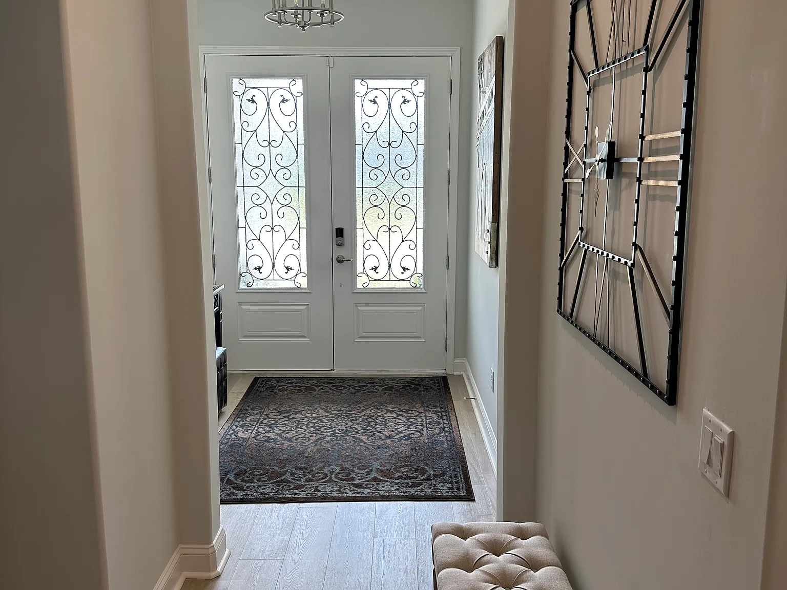 4 bed, 2521 sqft, $3,200 — Photo 4