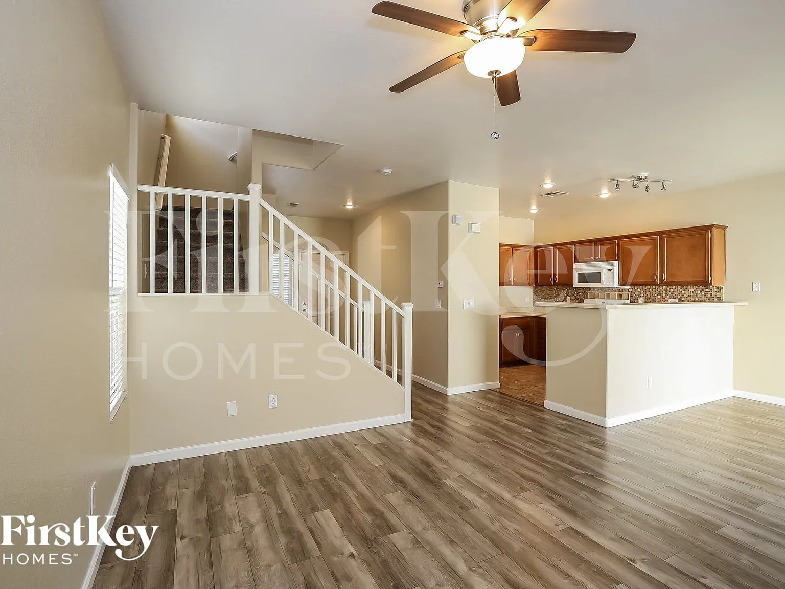 3 bed, 2.5 bath, 1505 sqft, $2,270 — Photo 3