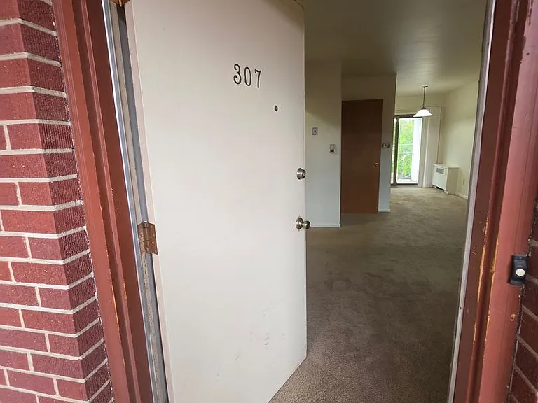 2845 Broadway Street — Photo 4