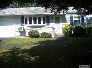 84 Eisenhower Ave, Brentwood, NY 11717